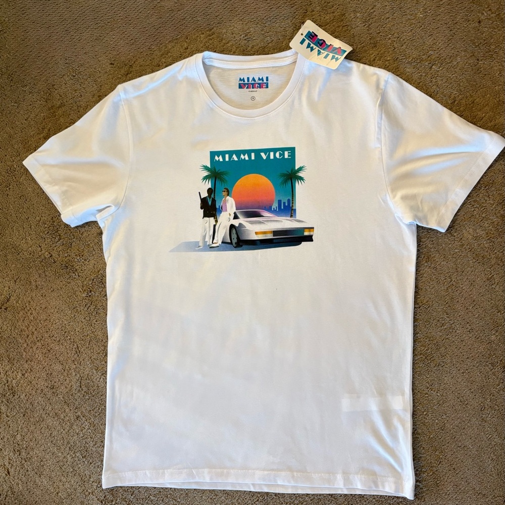 NWT Miami Vice Sweet Ride White T-Shirt size M Sonny and Rico next to Ferrari